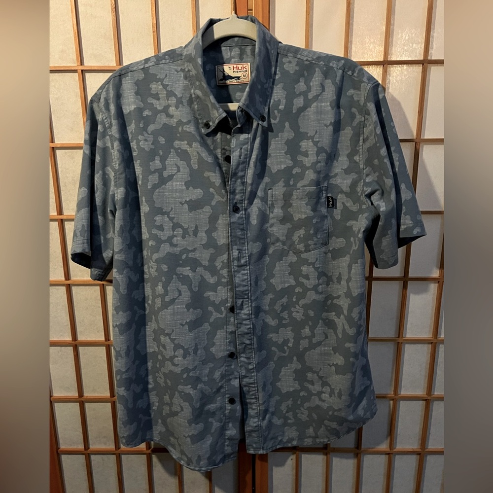 Huk Kona Button-Down Shirt - Men’s Medium - Vintage